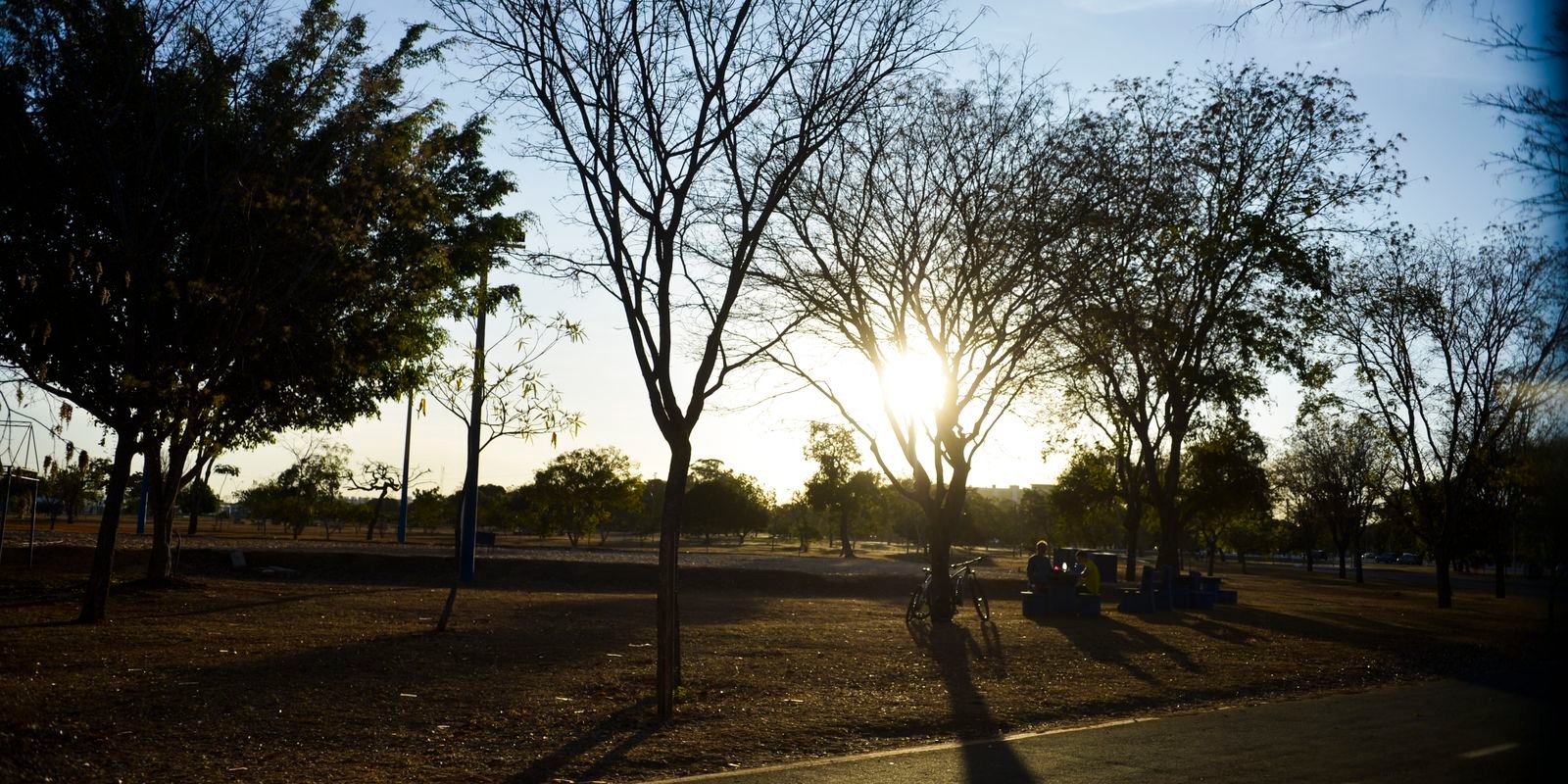 Calor, chuvas e baixa umidade atingem o país nesta quarta