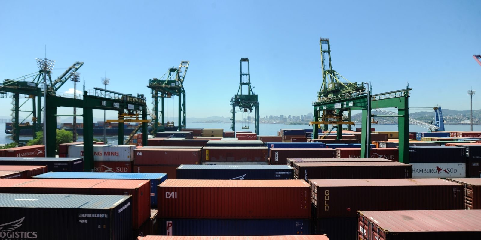 Balança comercial tem superávit de US$ 7,74 bi em setembro