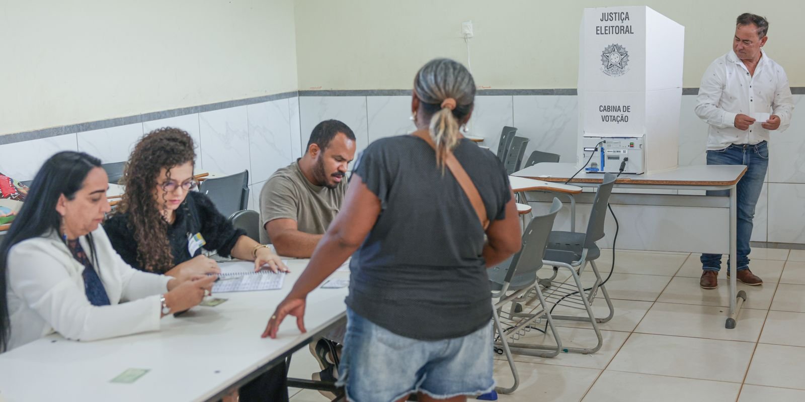 TSE esclarece pausa na divulgação de votos no domingo