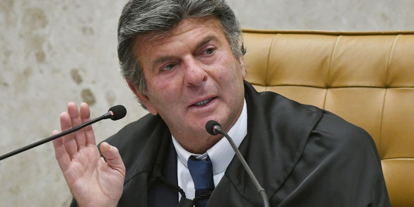 Fux suspende decisão de Dino sobre posts de Nossa Senhora