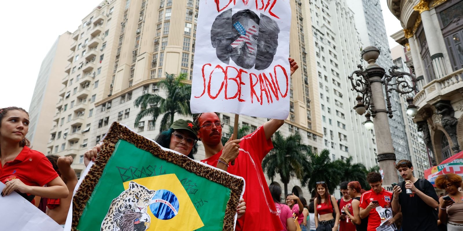 Estudantes realizam ato no Rio de Janeiro em apoio à candidatura de Lula no segundo turno