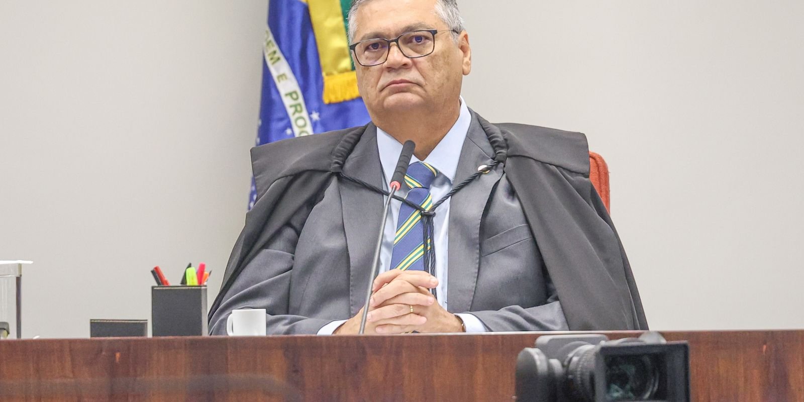 Flávio Dino reverte decisão do TSE e libera postagem de humorista sobre Nossa Senhora