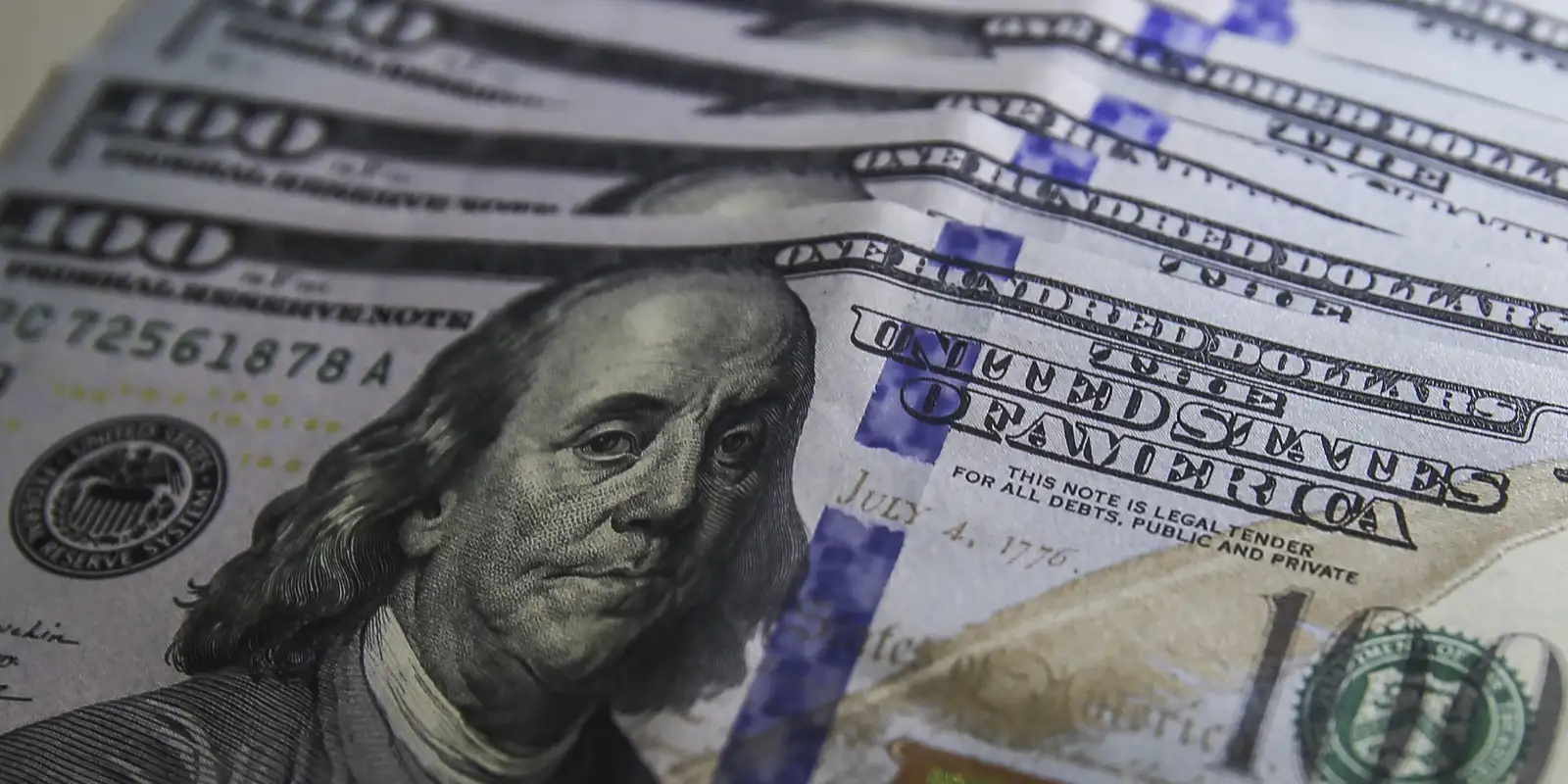 Dólar fecha a R$ 5,17 e encerra setembro com leve recuo