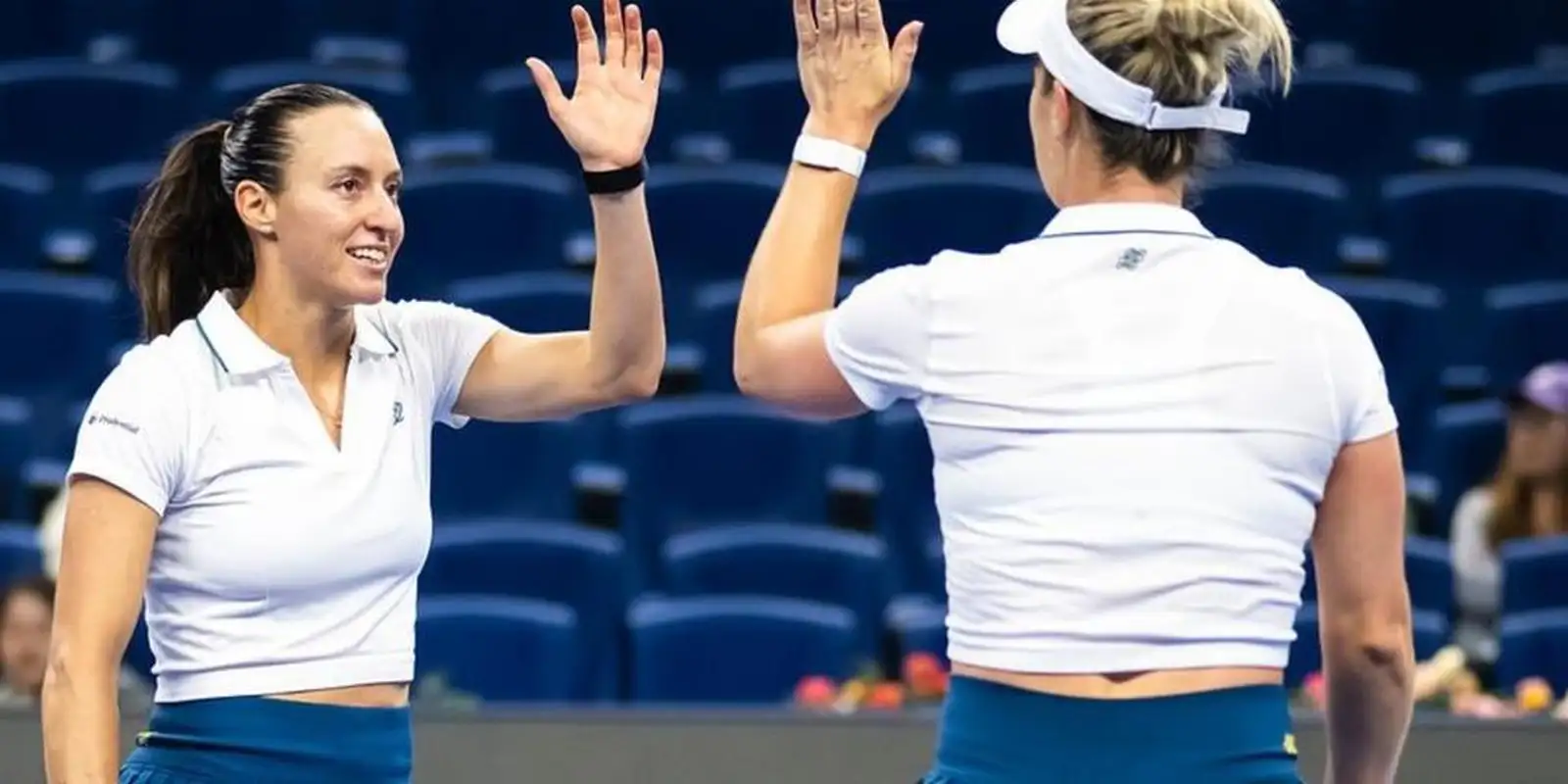 Luisa Stefani e Gabriela Dabrowski avançam à semifinal em Pequim