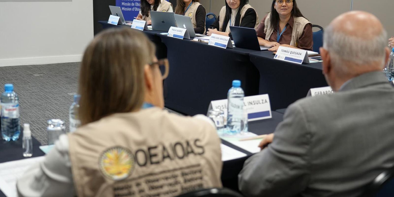 Observadores internacionais chegam para monitorar eleições