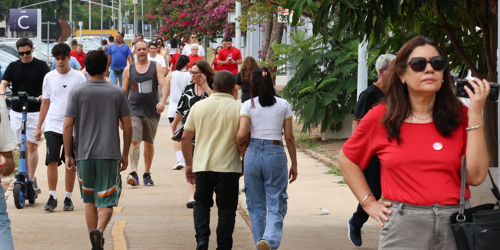 Violência política no Brasil atinge mais mulheres na campanha de 2026