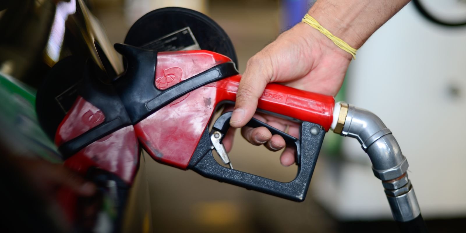 Governo libera R$ 7,5 bilhões para subsidiar combustíveis