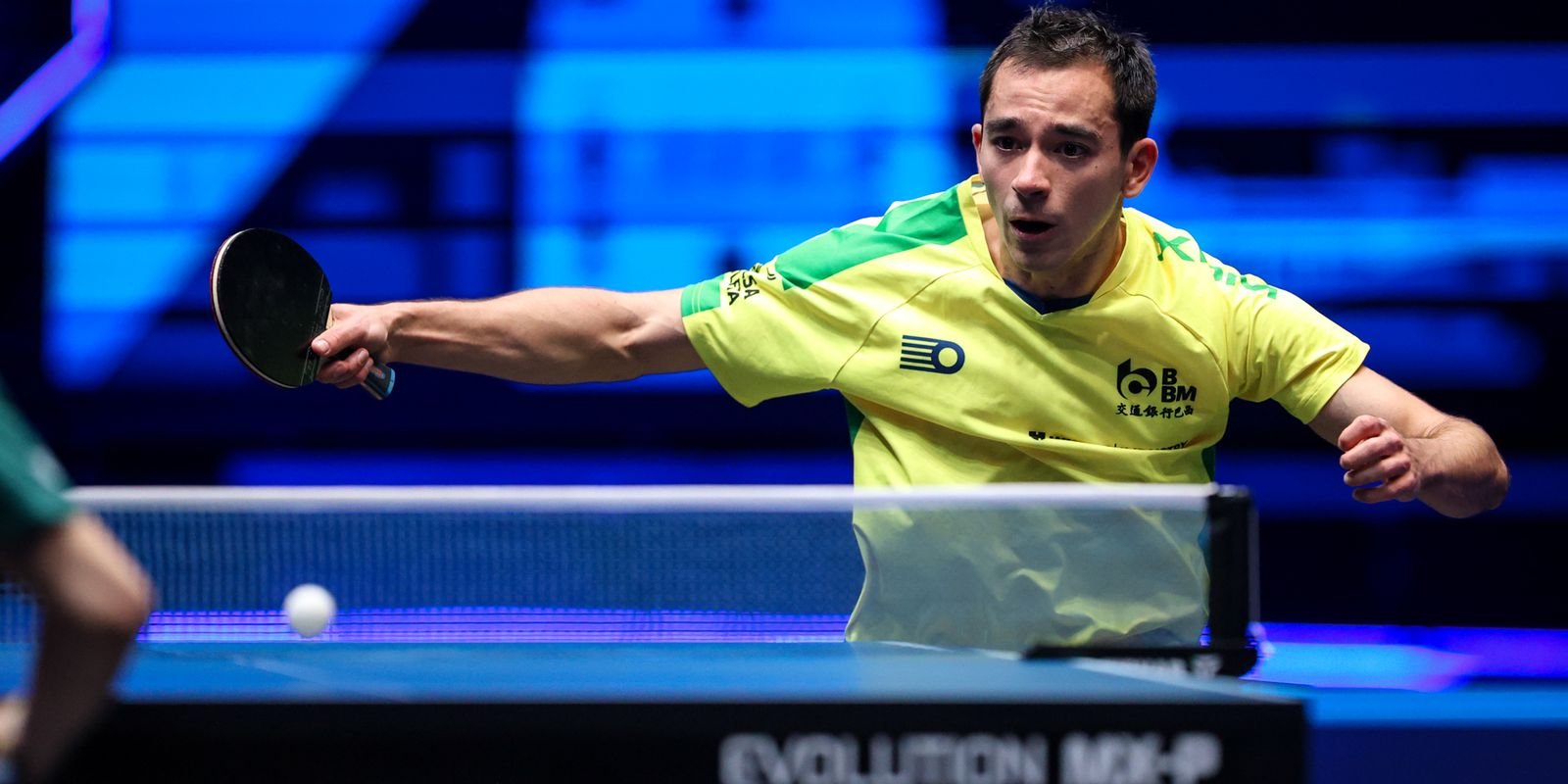 Hugo Calderano disputa oitavas de final no China Smash nesta quinta