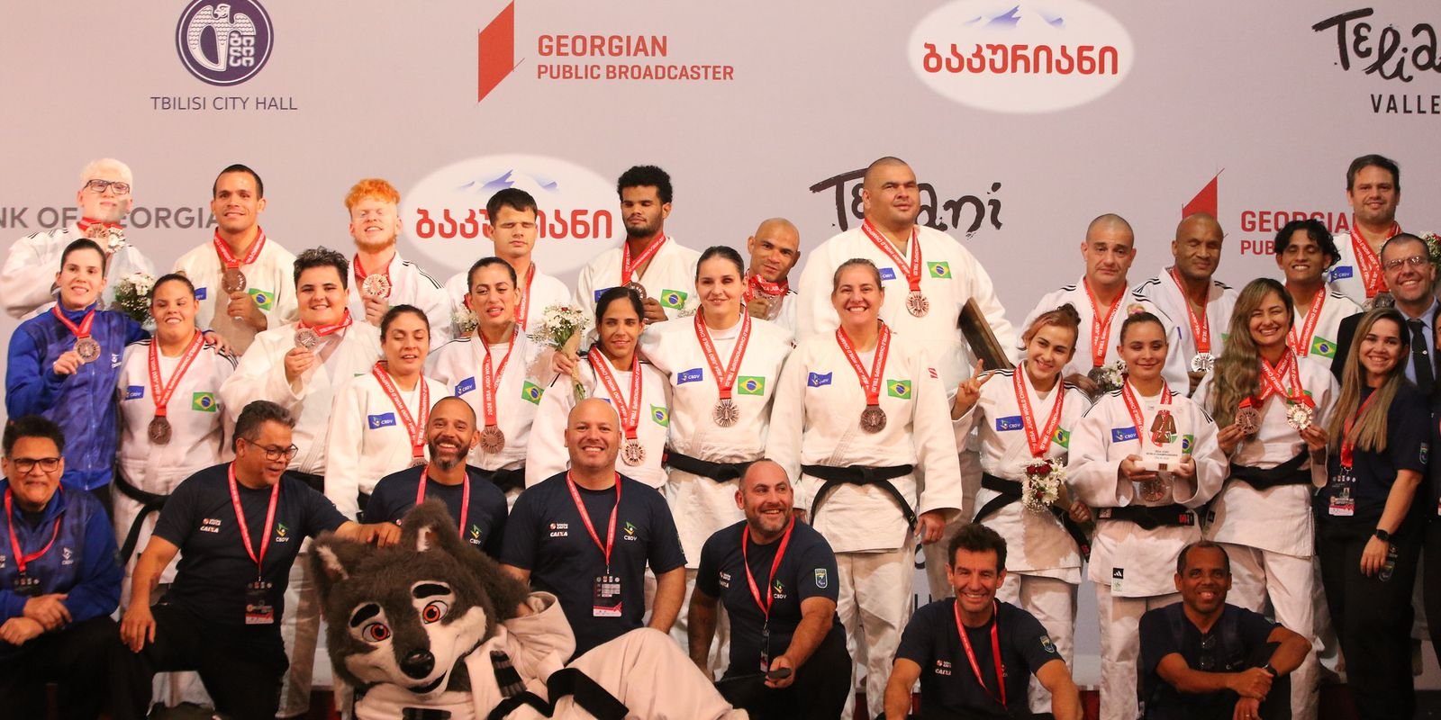 Brasil fatura bronzes nos Mundiais Paralímpicos de judô e triatlo