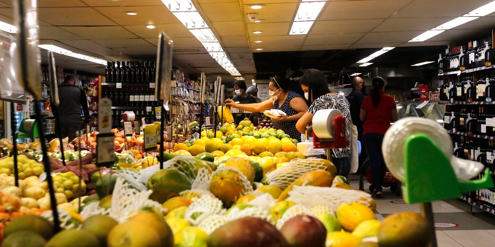 INPC sobe para 0,82% em setembro e atinge 4,29% em 12 meses