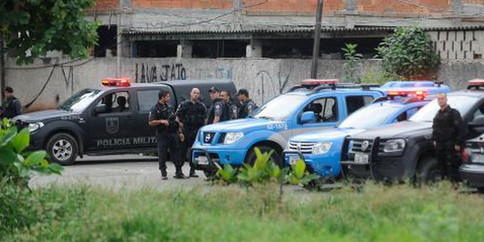 Operação policial na Maré deixa um morto e 10 feridos
